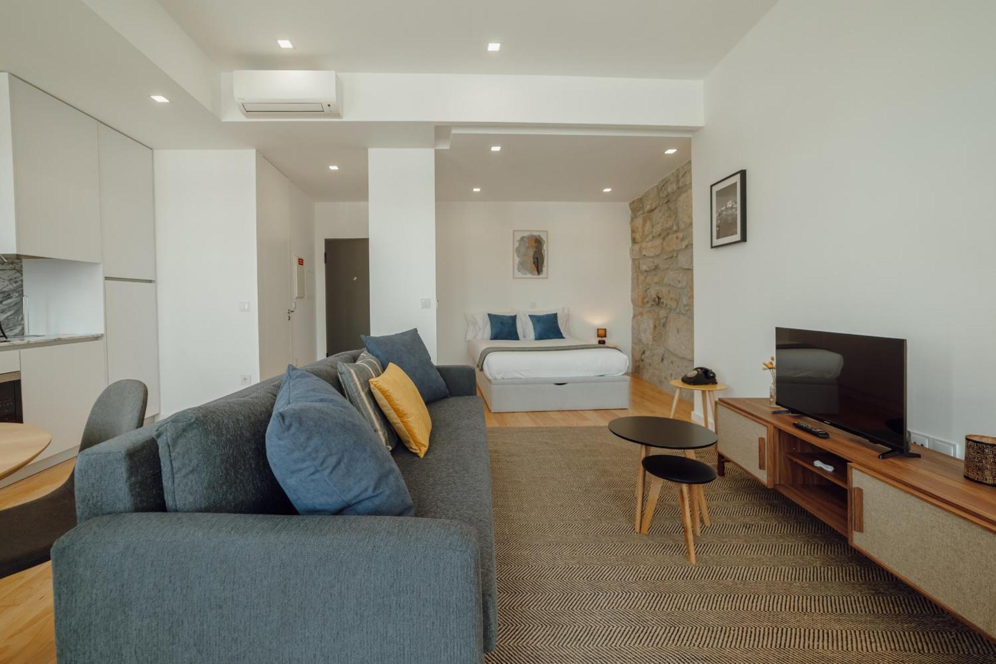 Courtyard Oporto Design Apartments By Vacationy Bagian luar foto