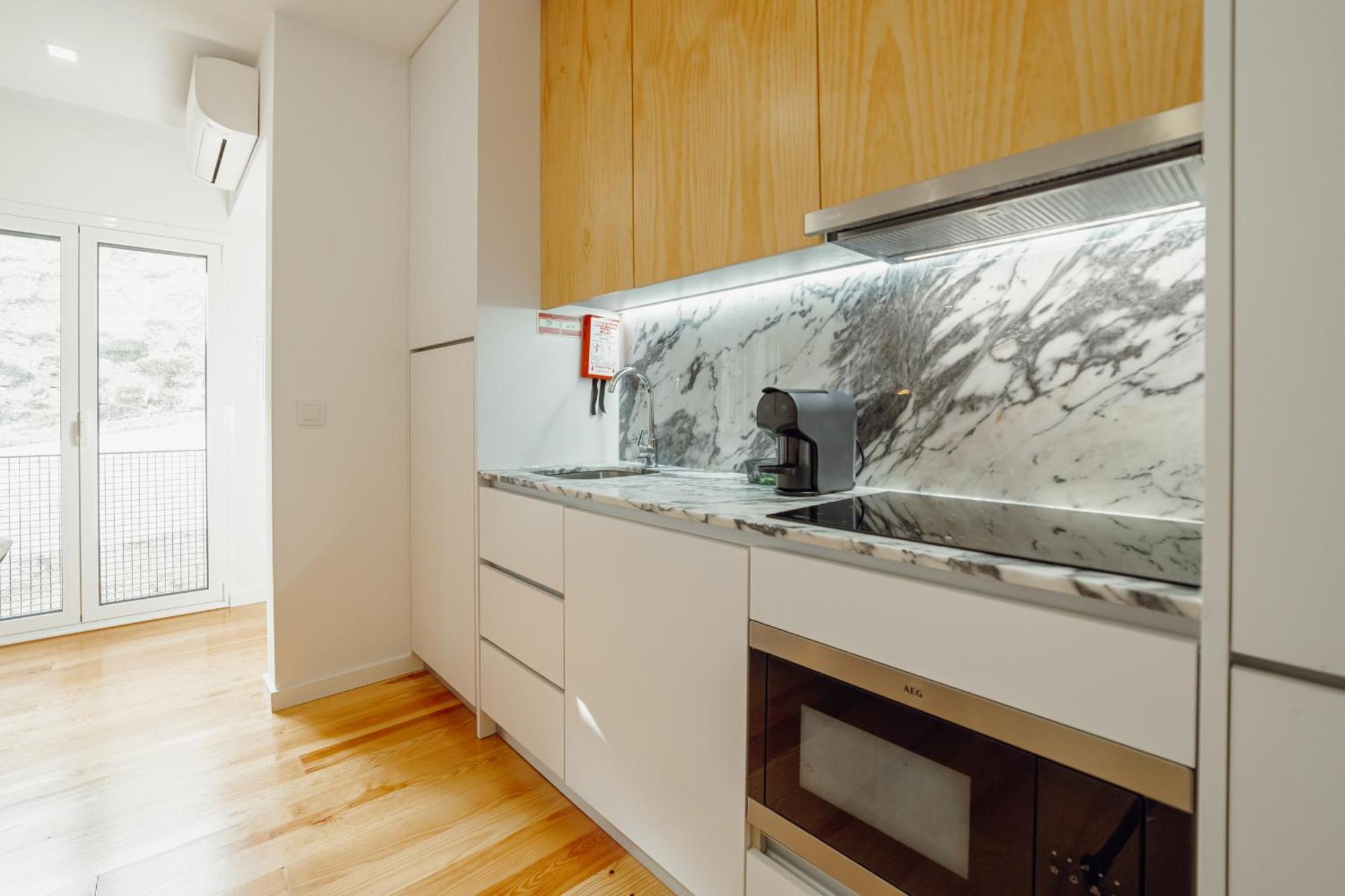 Courtyard Oporto Design Apartments By Vacationy Bagian luar foto