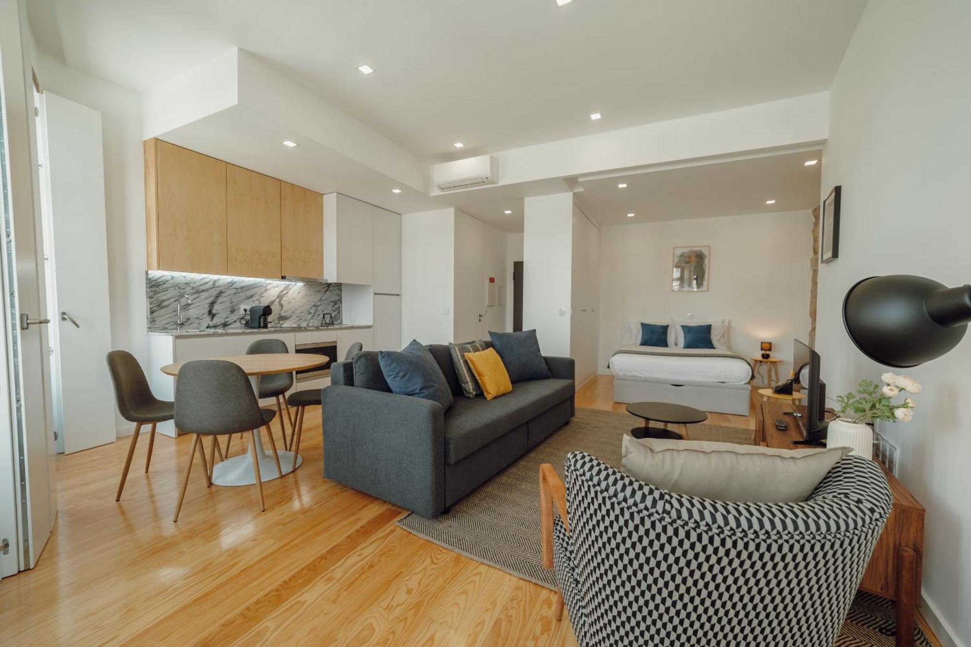 Courtyard Oporto Design Apartments By Vacationy Bagian luar foto