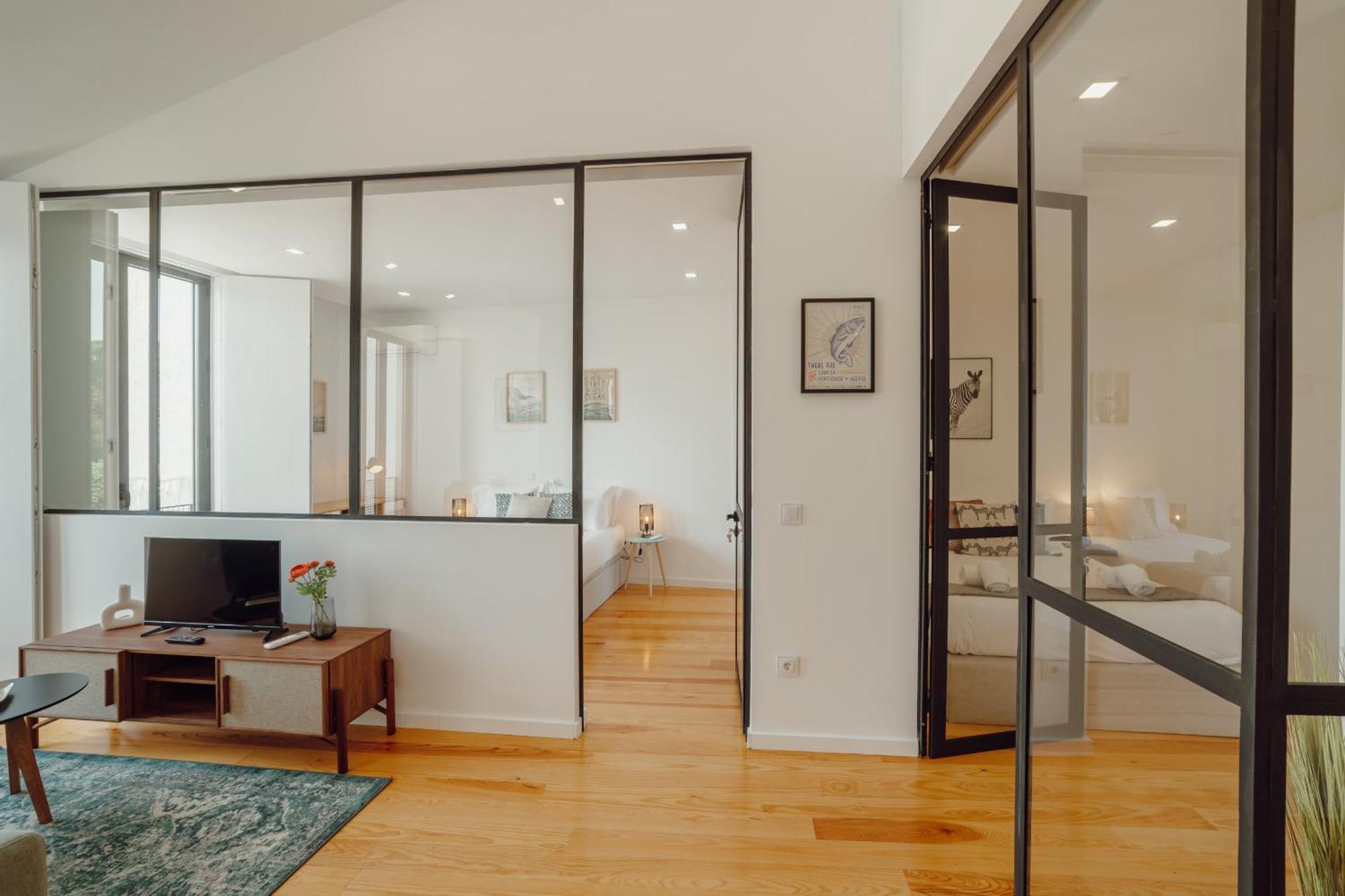 Courtyard Oporto Design Apartments By Vacationy Bagian luar foto