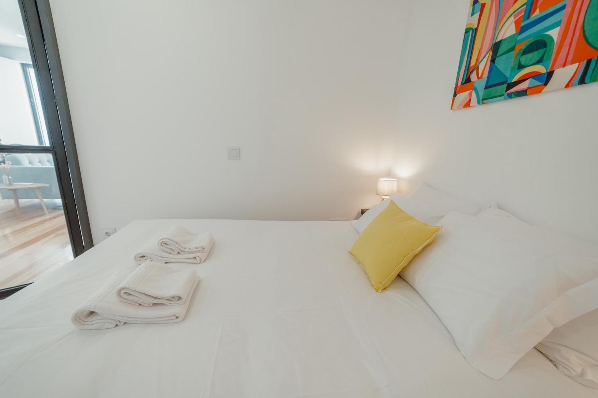 Courtyard Oporto Design Apartments By Vacationy Bagian luar foto
