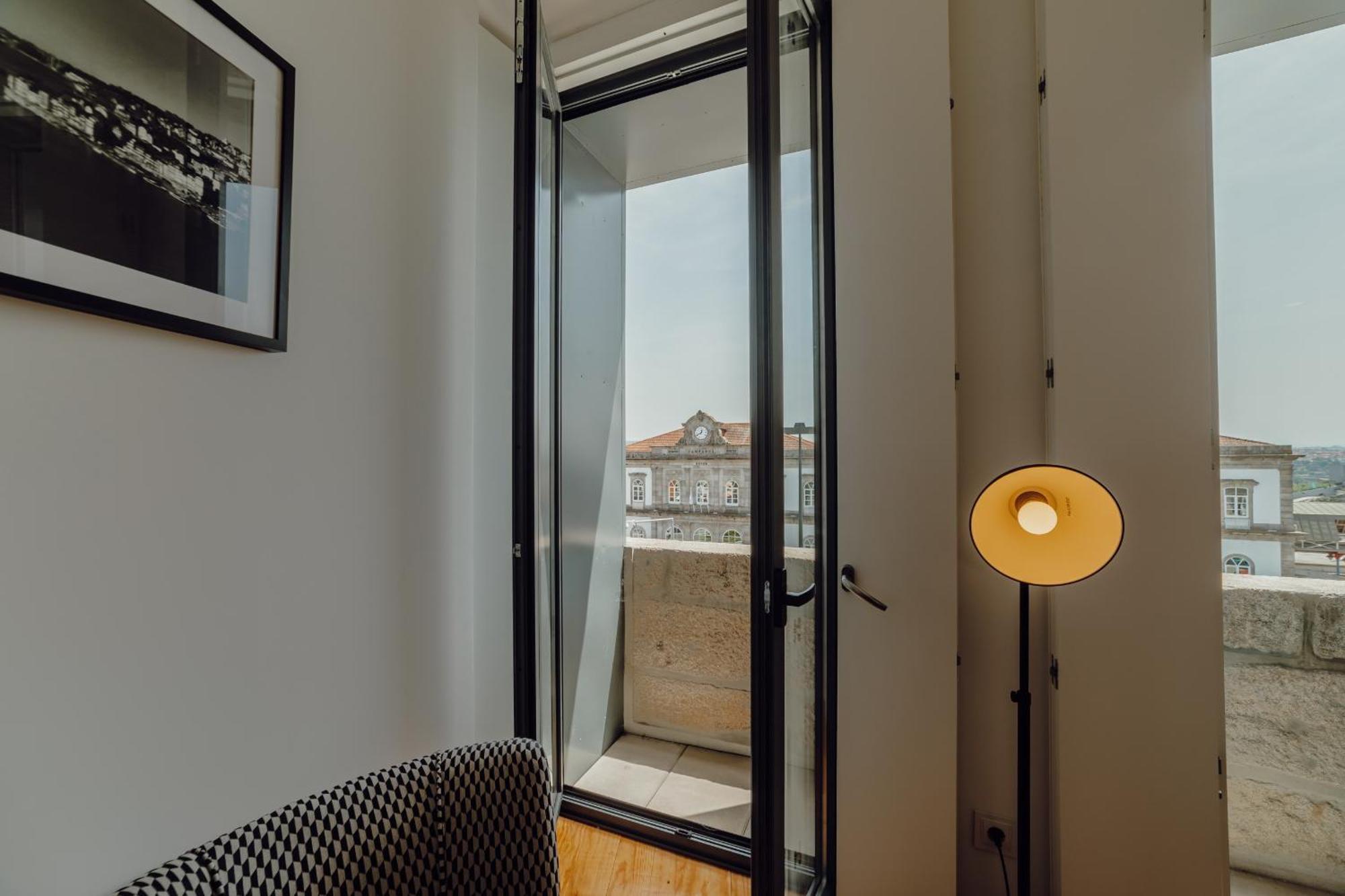 Courtyard Oporto Design Apartments By Vacationy Bagian luar foto