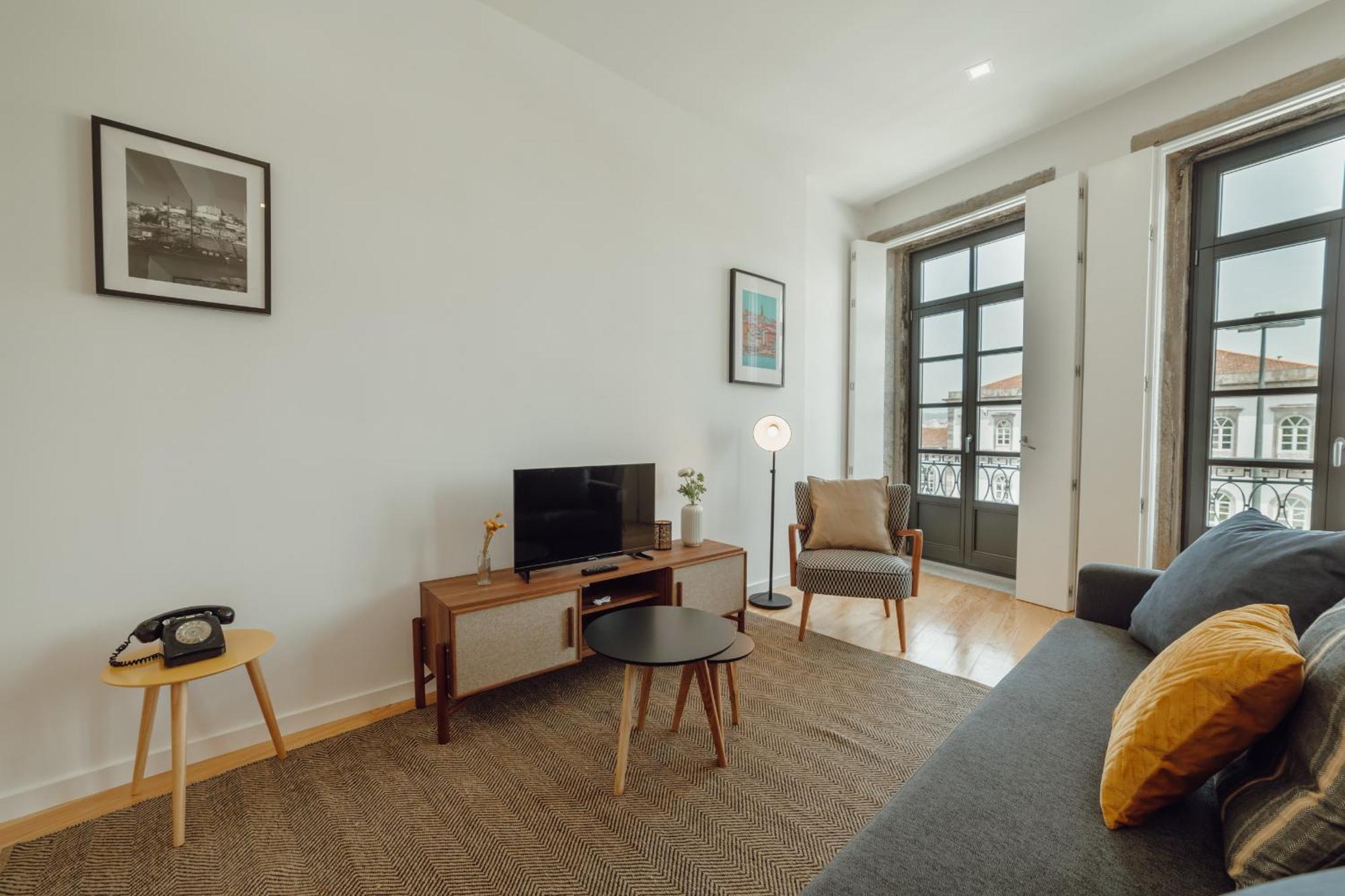 Courtyard Oporto Design Apartments By Vacationy Bagian luar foto