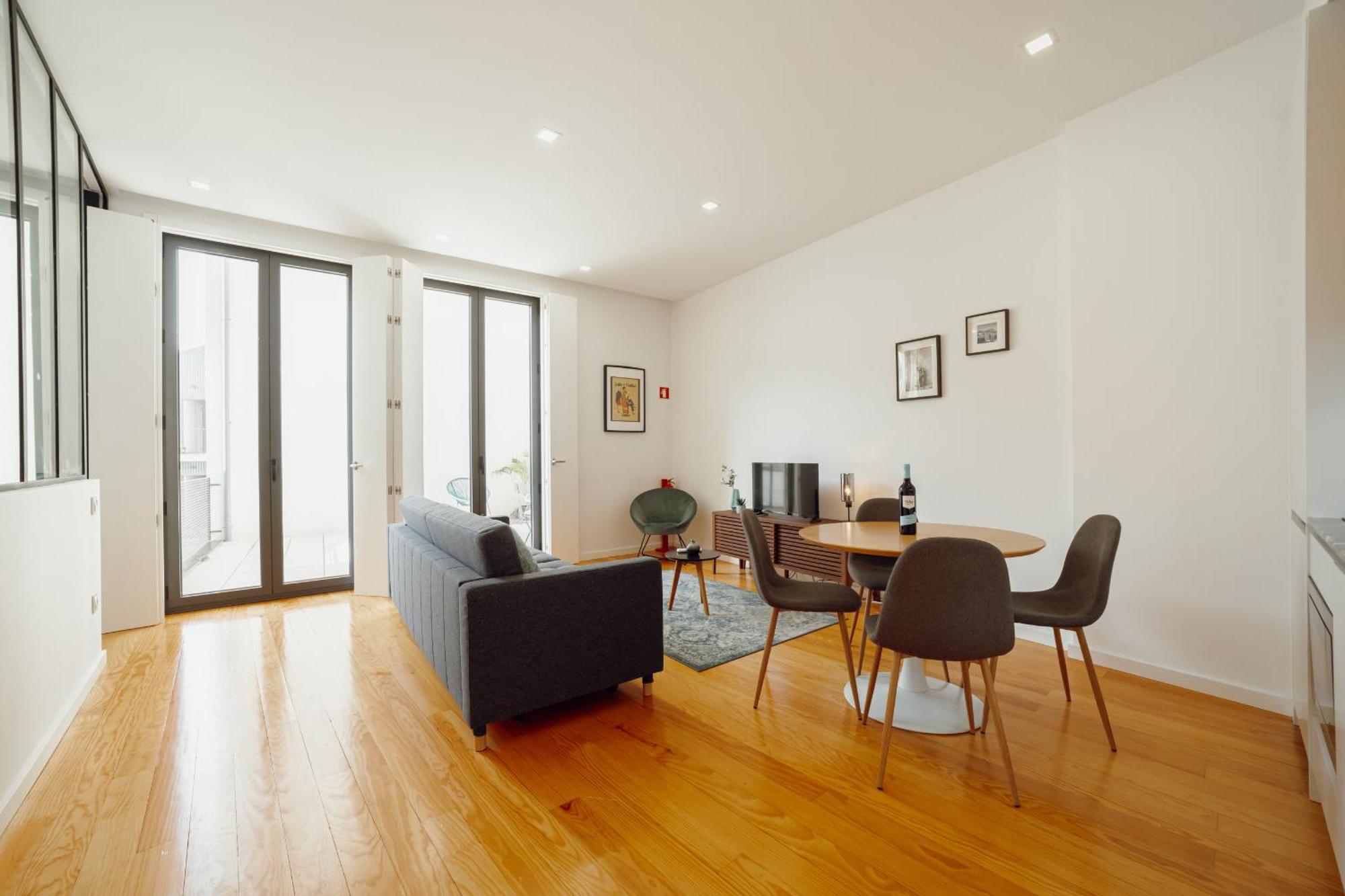 Courtyard Oporto Design Apartments By Vacationy Bagian luar foto