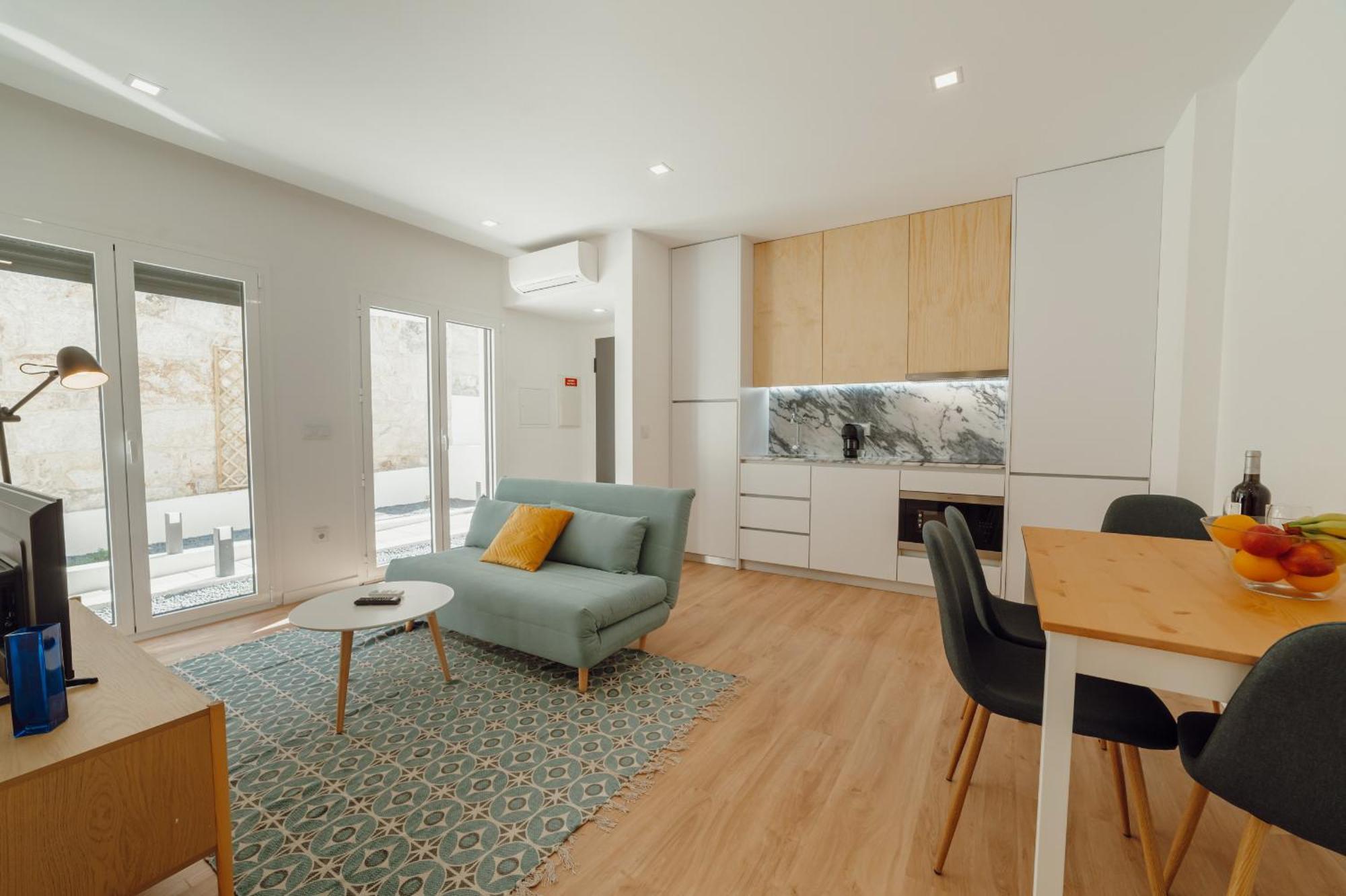 Courtyard Oporto Design Apartments By Vacationy Bagian luar foto