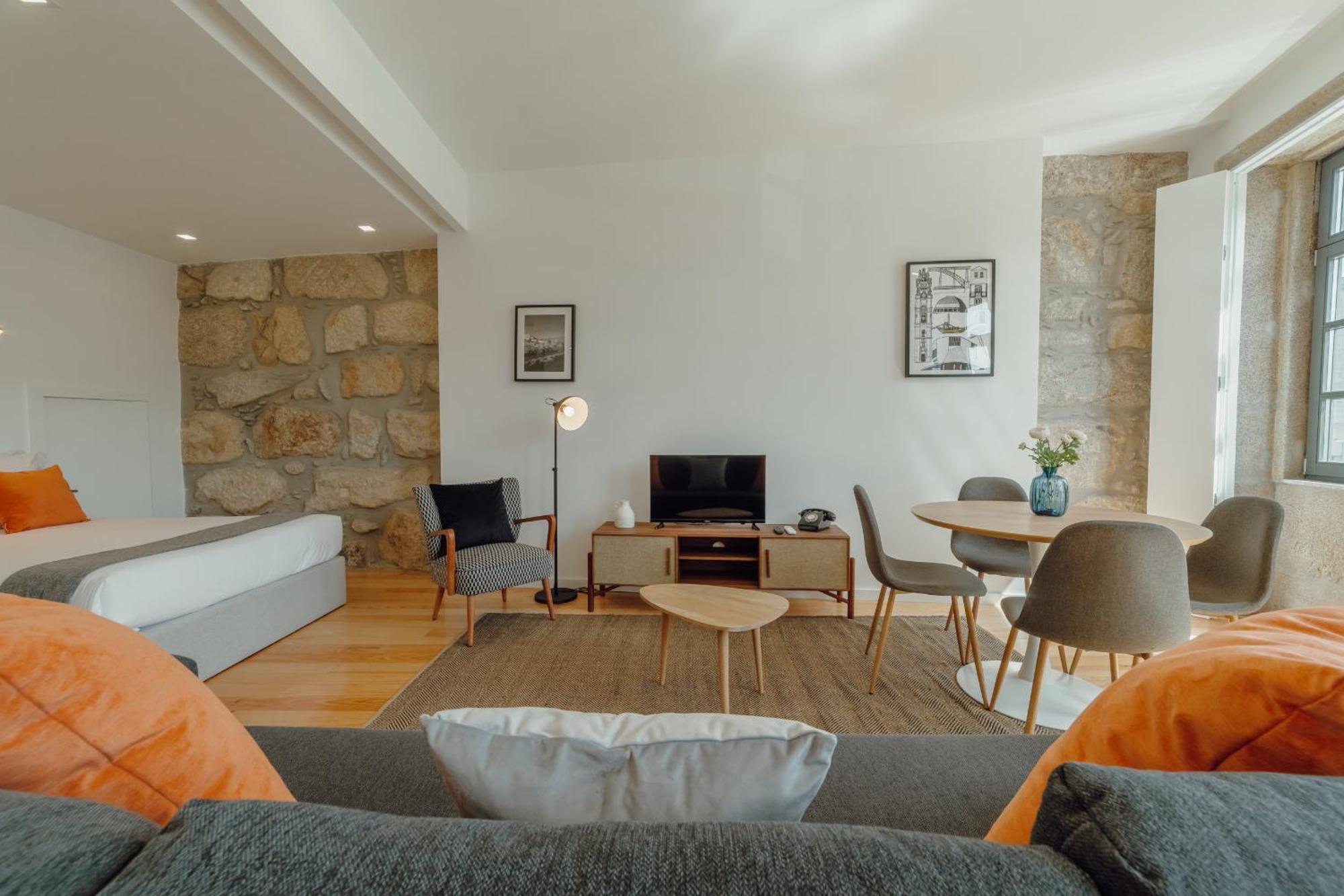 Courtyard Oporto Design Apartments By Vacationy Bagian luar foto