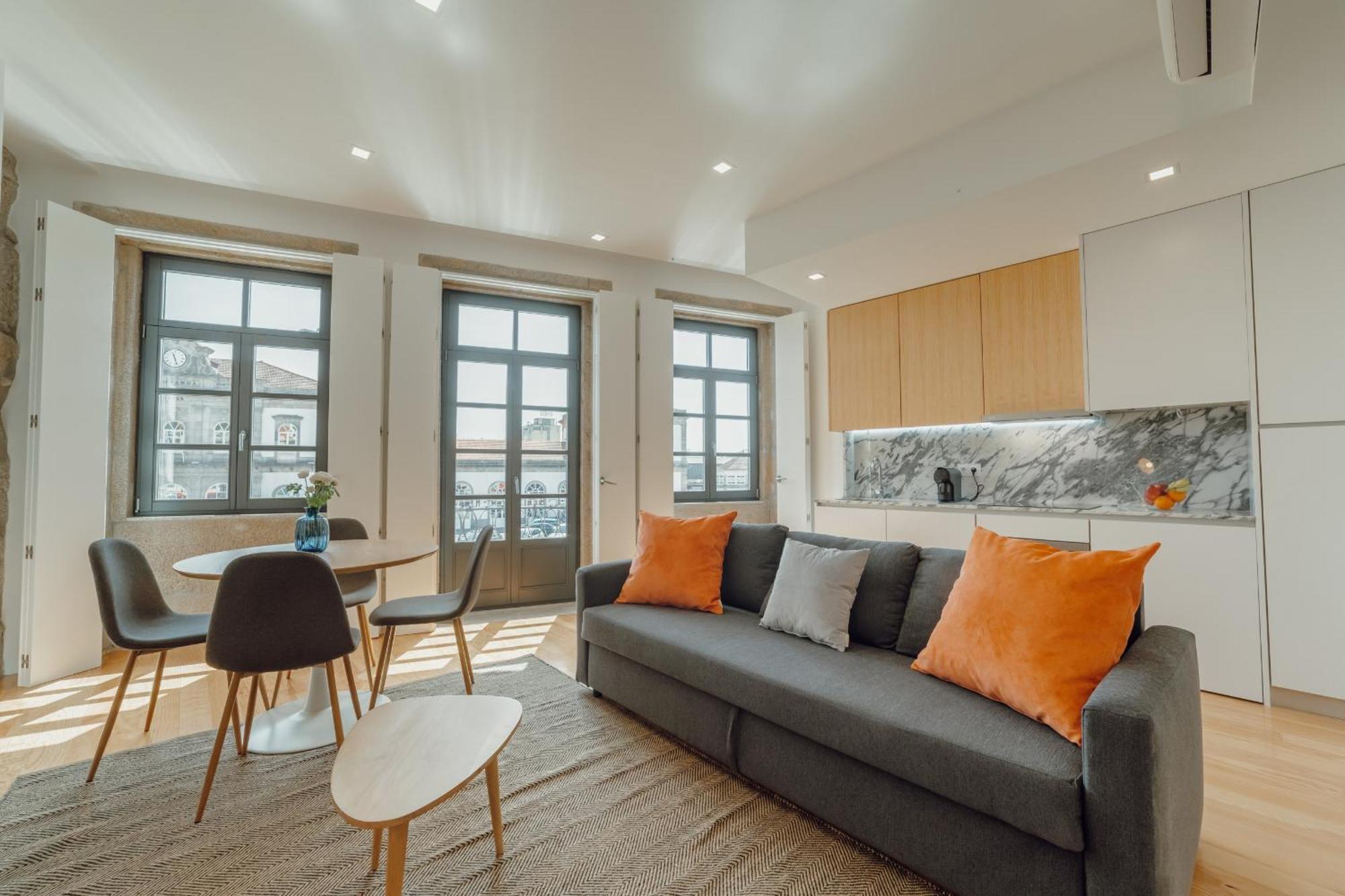 Courtyard Oporto Design Apartments By Vacationy Bagian luar foto